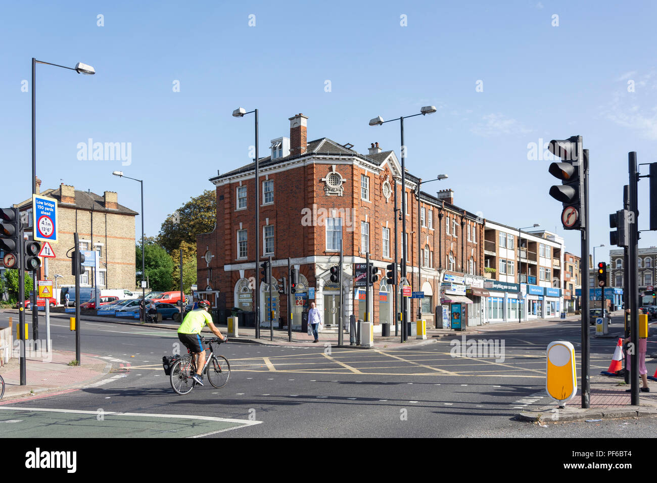 An der Kreuzung von South Circular Road und Norwood Road, Tulse Hill, London Borough von Lambeth, Greater London, England, Vereinigtes Königreich Stockfoto