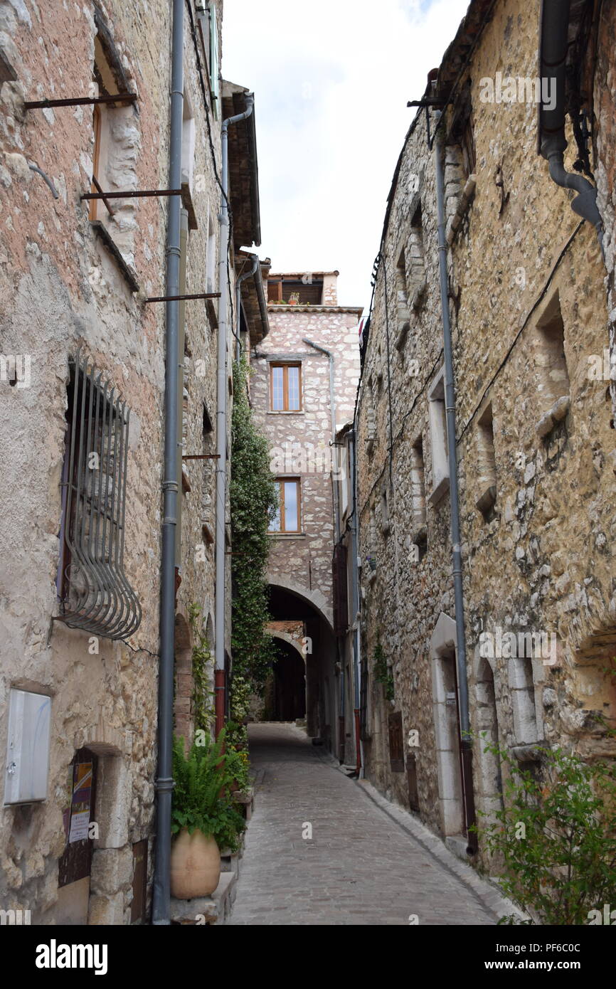 Ansichten und street Szenen aus dem Dorf Tourettes-Sur-Loup, Provence, Frankreich Stockfoto