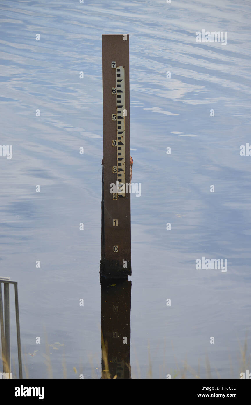 Personal Manometer Tiefe Monitoring Instrument für Seen, Flüsse, Talsperren und Wasserstraßenmanagement Stockfoto