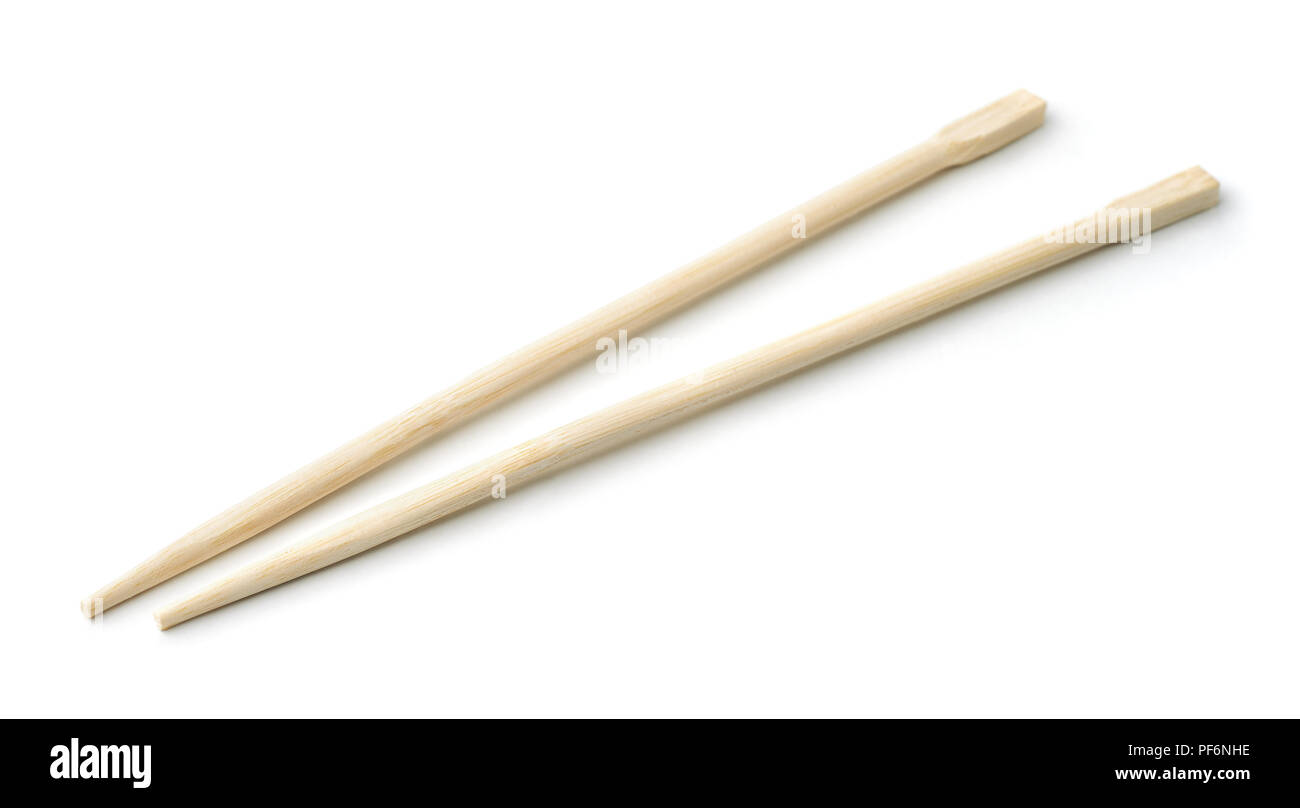 Paar Bambus Einwegstäbchen isoliert auf weißem Stockfoto