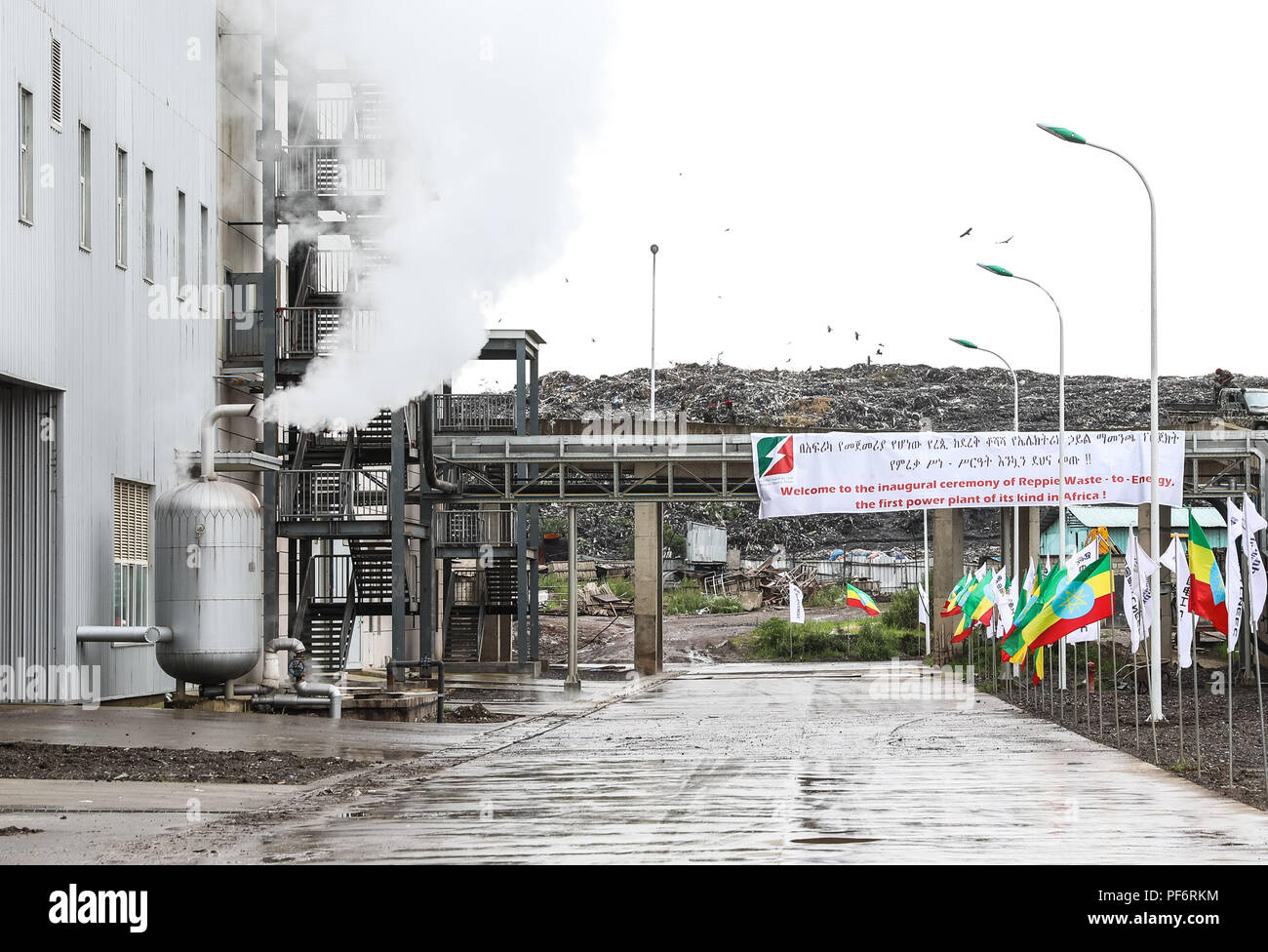 Addis Abeba. 19 Aug, 2018. Foto am 12.08.19, 2018 zeigt das Äußere des Reppie Waste-to-Energy Facility in Addis Abeba, Äthiopien. Äthiopiens erste Waste-to-Energy Facility wurde am Sonntag in Gegenwart hoher eingeweiht - Ebene Äthiopische und ausländische Würdenträger. Das Projekt, das in Addis Abeba gelegen, wurde von China National Electric Engineering Co., Ltd. (CNEEC). Credit: Lyu Shuai/Xinhua/Alamy leben Nachrichten Stockfoto