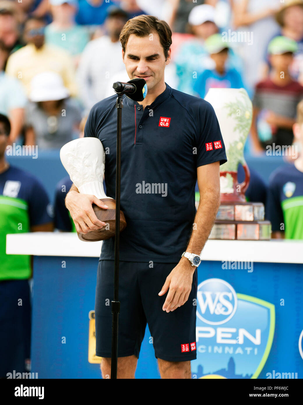 Mason, Ohio, USA. August 19, 2018: Roger Federer (SUI) bei der Preisverleihung am westlichen Süden öffnen, Mason, Ohio, USA. Brent Clark/Alamy leben Nachrichten Stockfoto