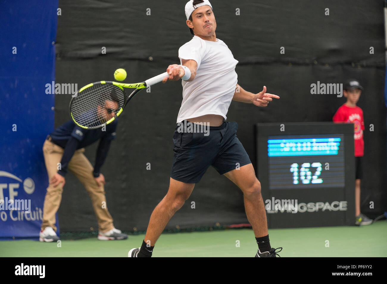 West Vancouver, Kanada. 19. August 2018. Jason Kubler von Australien wieder ein dienen, wird Vizemeister in ATP Challenger Tour Mens Singles endgültig. Odlum Braun VanOpen. Hollyburn Country Club. © Gerry Rousseau/Alamy leben Nachrichten Stockfoto