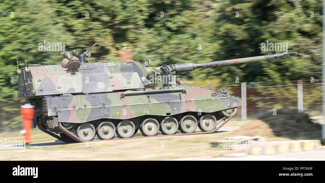 Stetten am Kalten Markt, Deutschland. 20. August 2018. Ein 2000 Selbstfahrende haubitze Antriebe