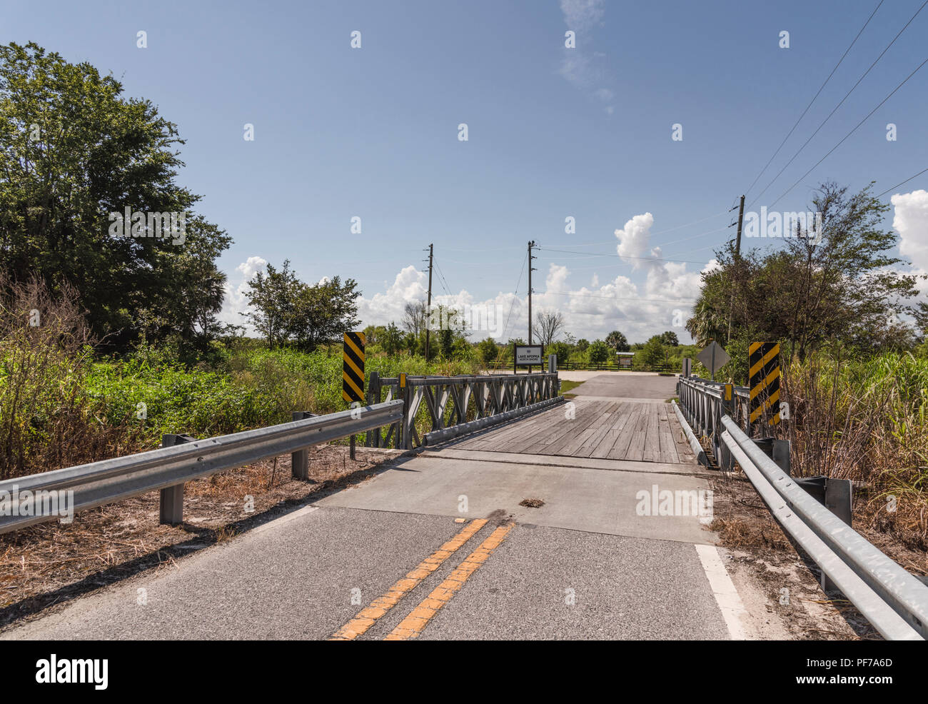 Eine einspurige Holzbrücke Apopka, Florida Stockfoto