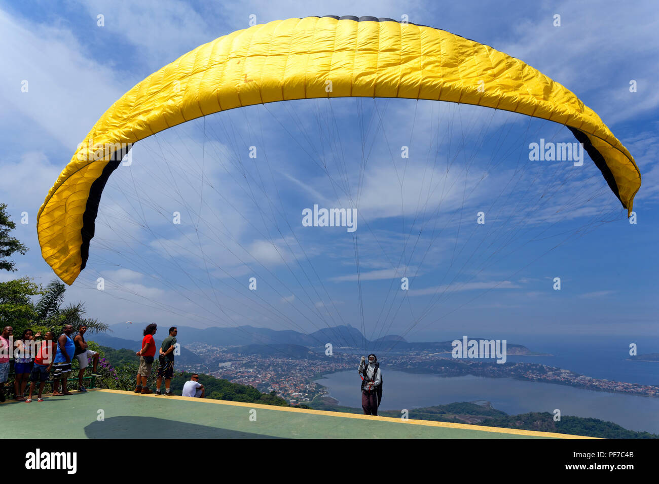 Paragliding, Niteroi, Rio de Janeiro, Brasilien Stockfoto