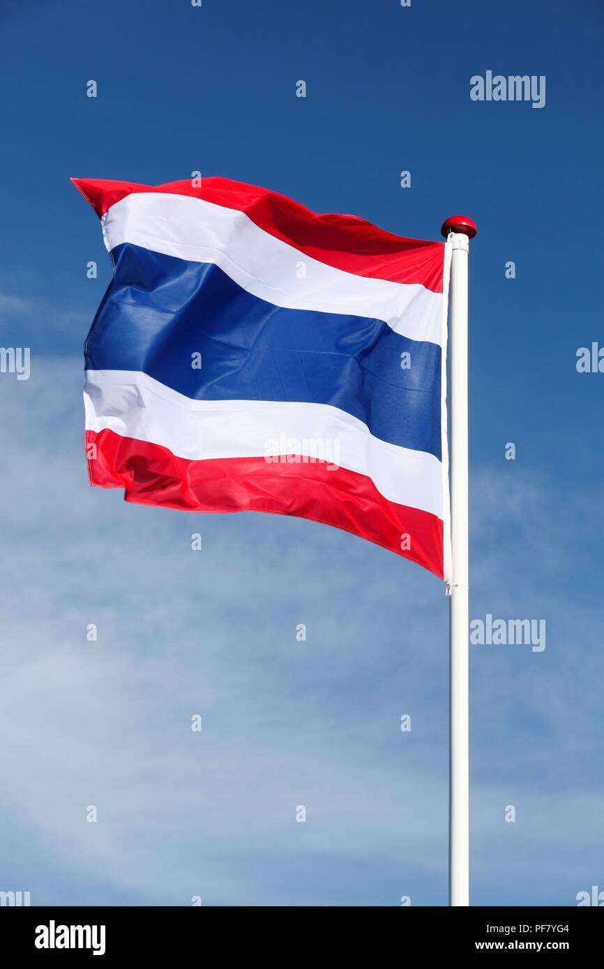 Flagge Thailand winken in den Himmel Stockfoto