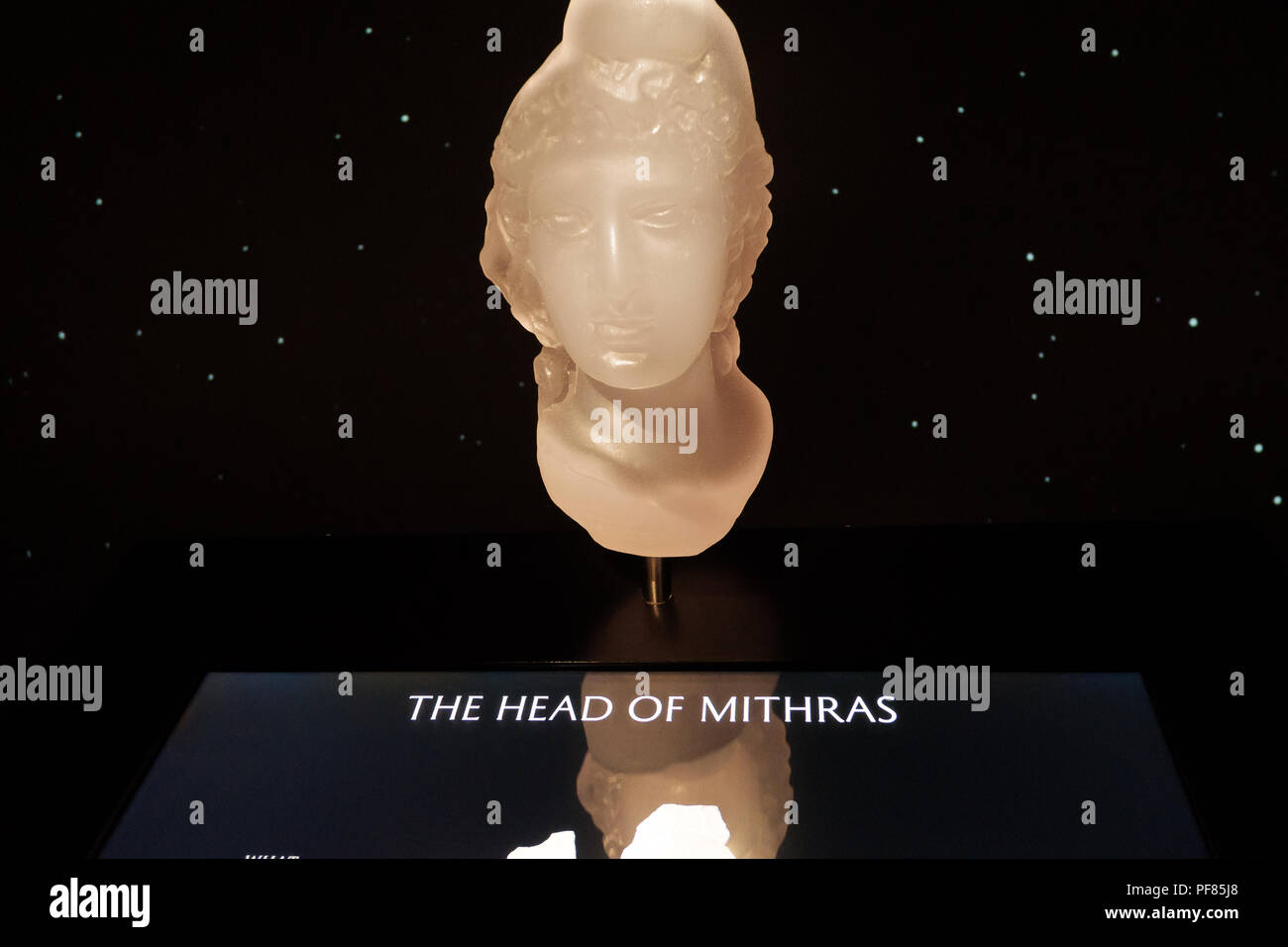 Rekonstruierte Kopf des Mithras trägt eine Phrygische Mütze auf, die im Tempel an der London Mithraeum, der Londoner City gefunden. Stockfoto