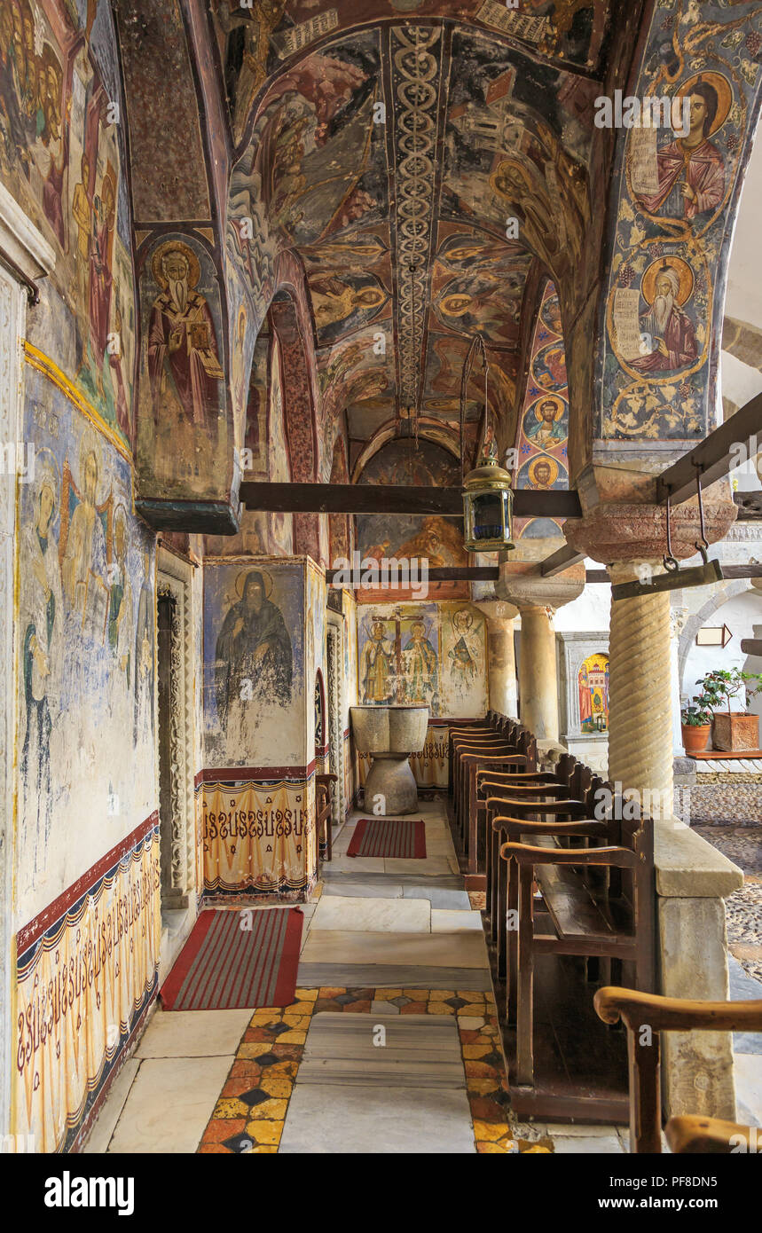 Heiliges Kloster des Hl. Johannes des Theologen, Chora, der heiligen Insel Patmos, Griechenland - Die exonarthex des Katholikon Stockfoto