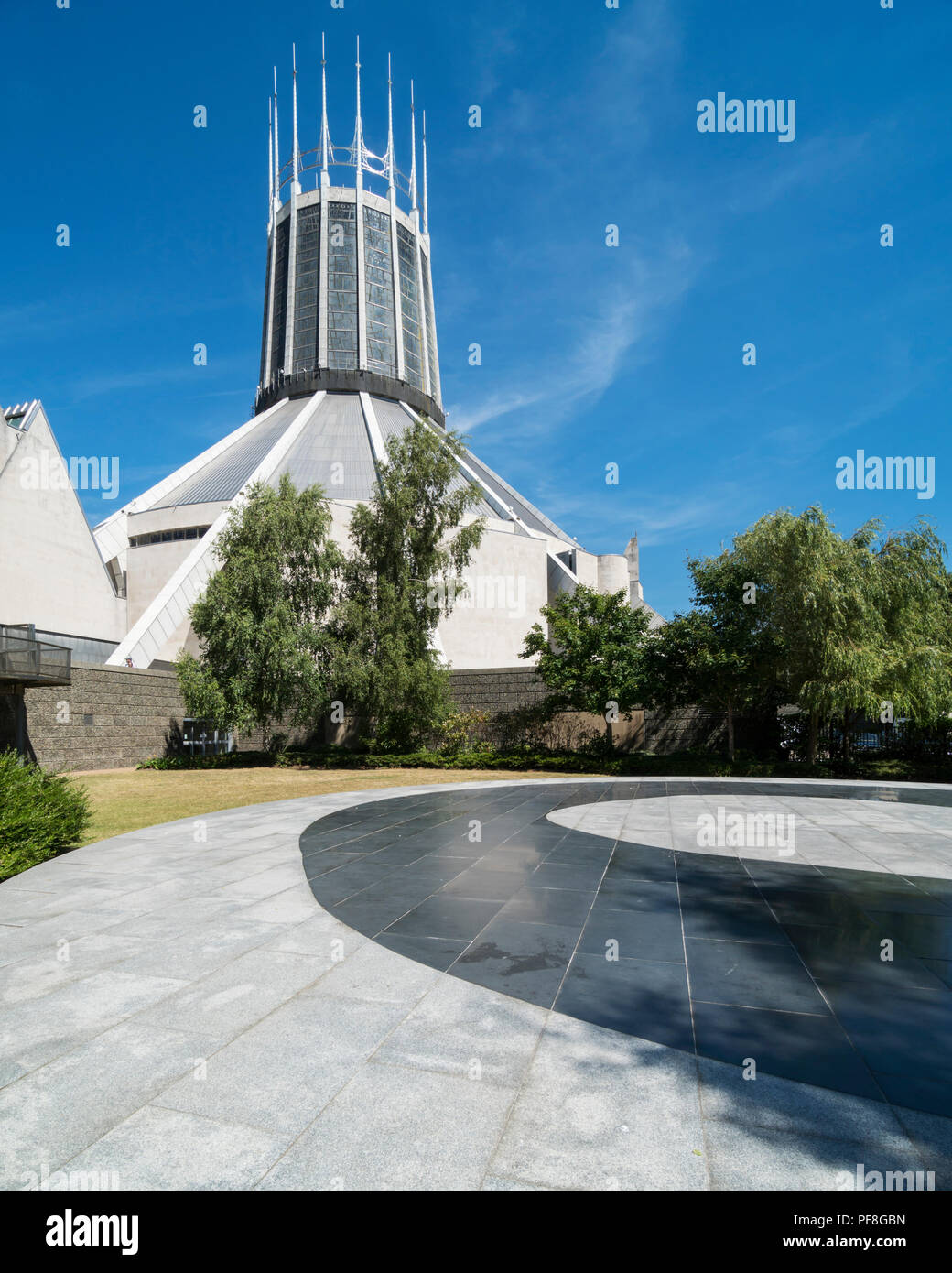 Außen an der Metropolitan Kathedrale von Christus dem König die katholische Kathedrale von Liverpool, Merseyside Stockfoto