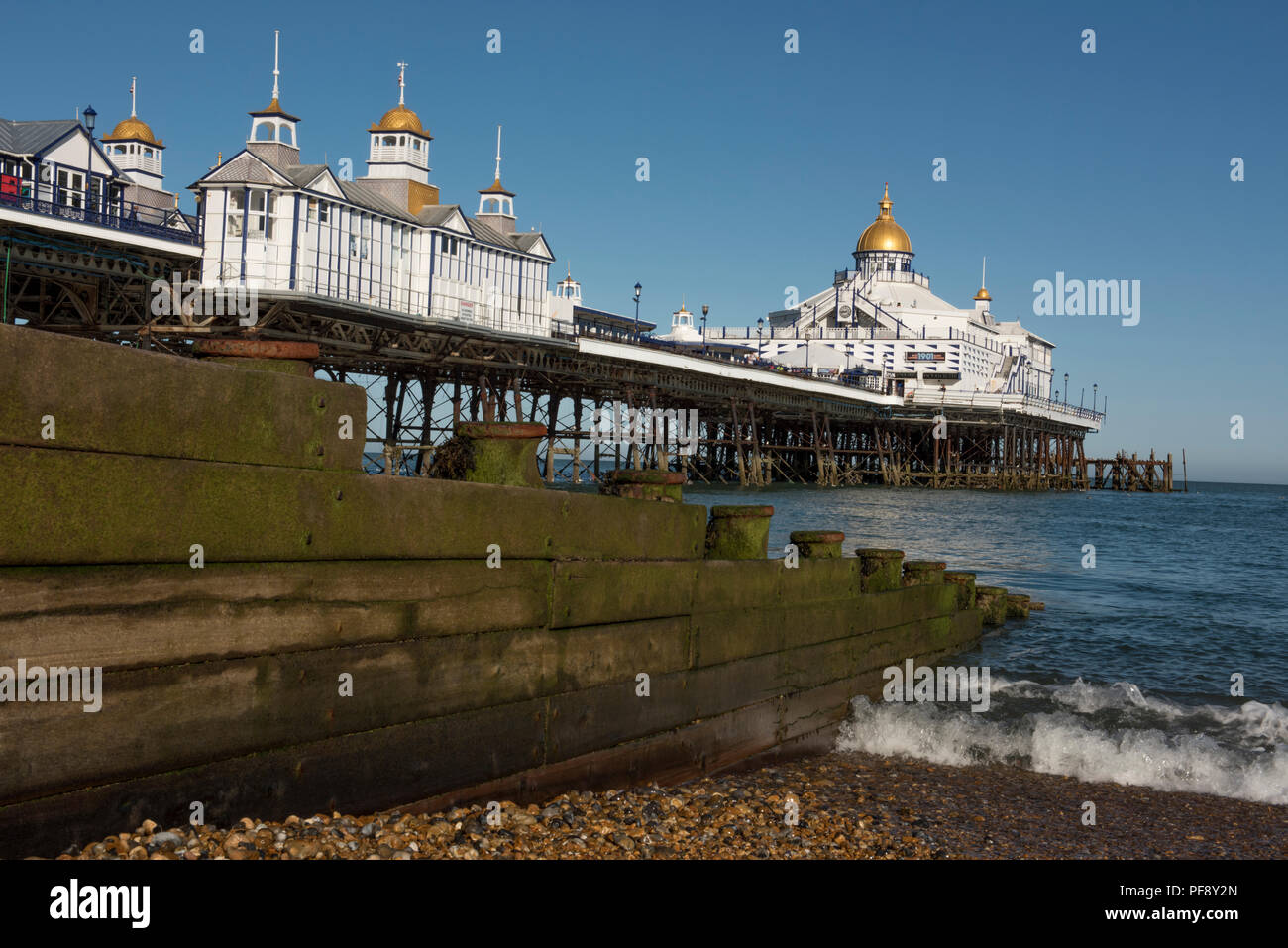 Eastbourne Pier in der Grafschaft East Sussex an der Südküste von England im Vereinigten Königreich Stockfoto