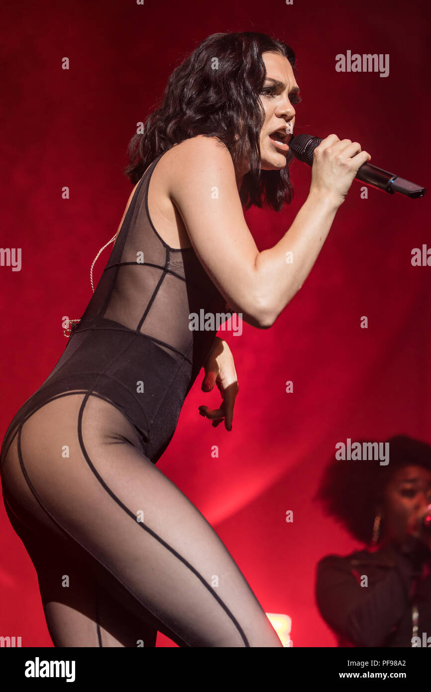 Die britische Sängerin Jessie J. live bei der 26 Blue Balls Festival in Luzern, Schweiz Stockfoto