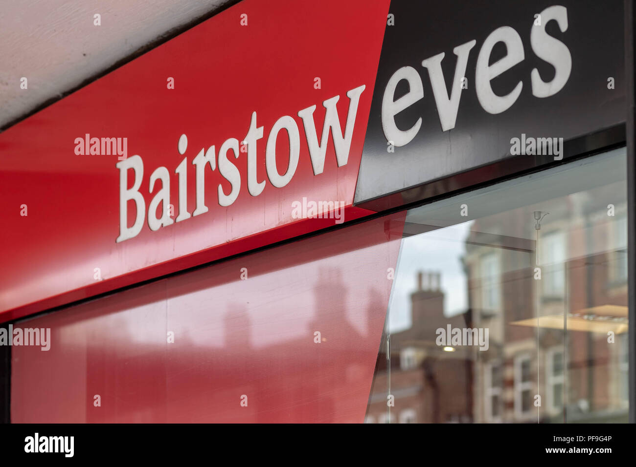 Bairstow Eves (Teil des landesweiten Gruppe plc) Immobilien shop signage in Brentwood Essex Stockfoto