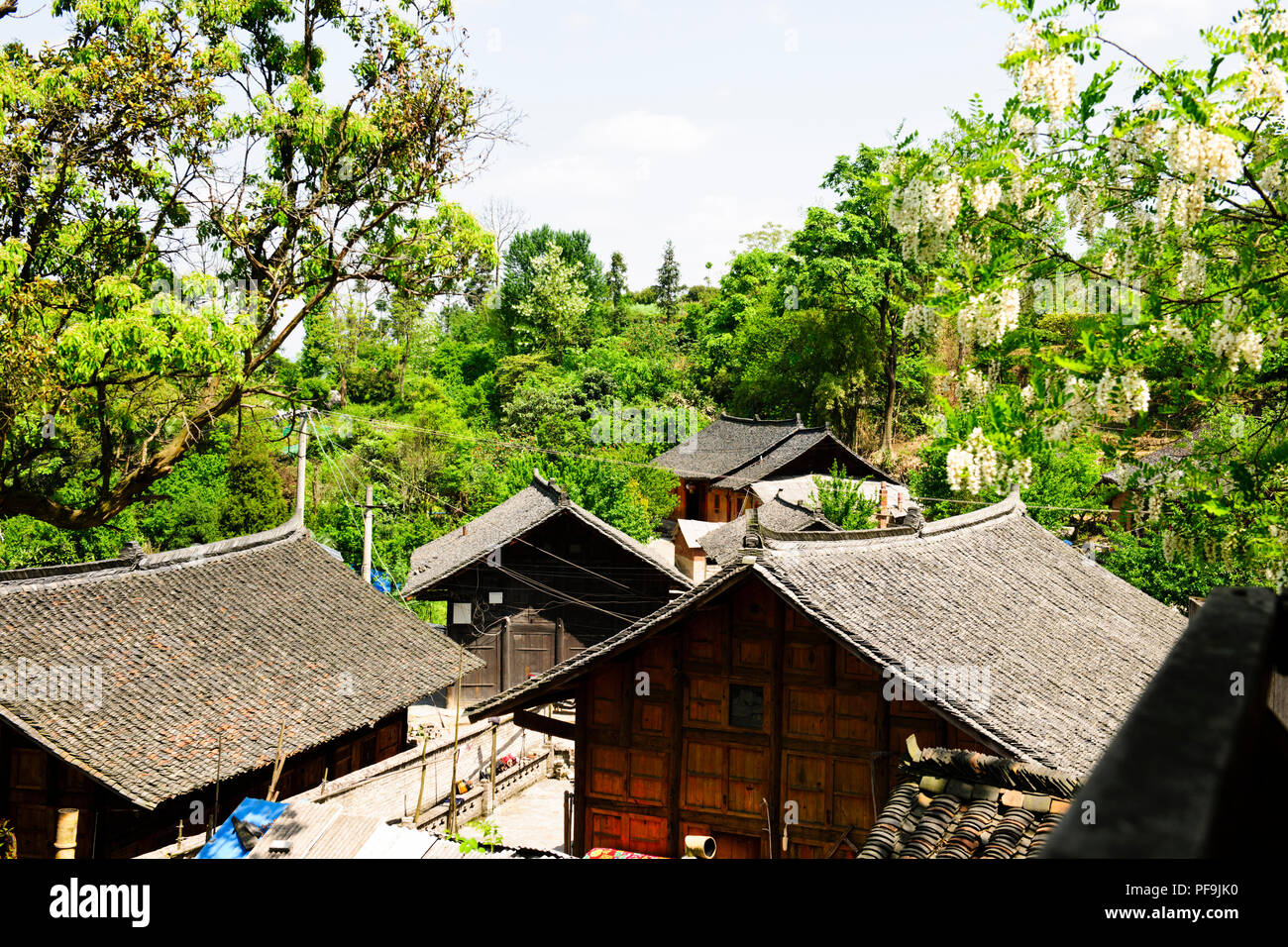 Handwerk, Imbroidery sowie Papier, Dorfleben, alte Häuser, Quingman Shiqiao Miao Miao Dorf, Dorf, Guizhou, VR China, Volksrepublik China, China Stockfoto