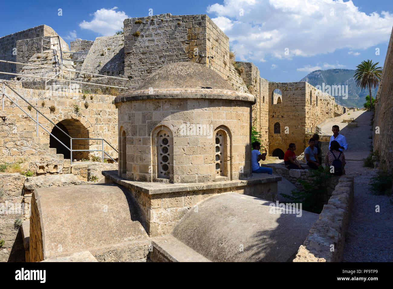 Dach von St. George's Kirche innerhalb der venezianischen Turm von Kyrenia Castle, Kyrenia (Girne), Türkische Republik Nordzypern Stockfoto