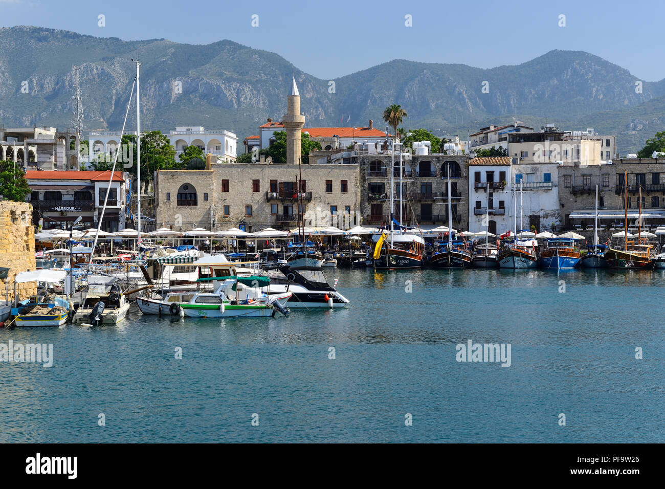 Touristische boote in Paphos Hafen, Kyrenia (Girne), Türkische Republik Nordzypern Stockfoto