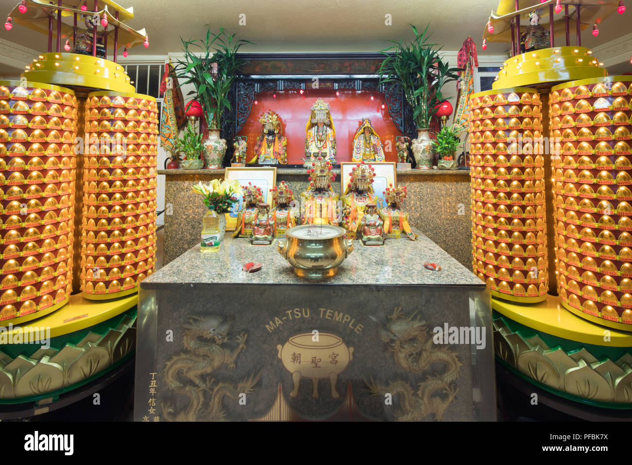 San Francisco, Kalifornien - 17. August 2018: Ma-Tsu taoistischen Tempel, Altar in Chinatown. Stockfoto