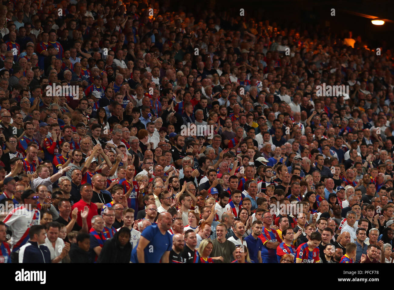 Crystal Palace Fans - Crystal Palace gegen Liverpool, Premier League, der Selhurst Park, London (selhurst) - August 2018 20. Stockfoto