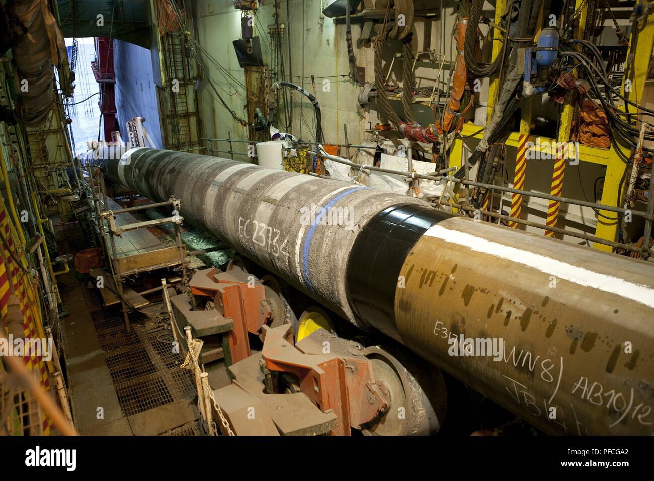 Russland. 21 Aug, 2018. Am 12. August 2011, Allseas' Solitaire hat Arbeit in Zeile 2 der Nord Stream Pipeline vorzeitig beendet. Das Schiff legte von 342,5 Kilometer von jeder der zwei Pipelines im Golf von Finnland. Credit: Nord Stream AG/russischen Look/ZUMA Draht/Alamy leben Nachrichten Stockfoto