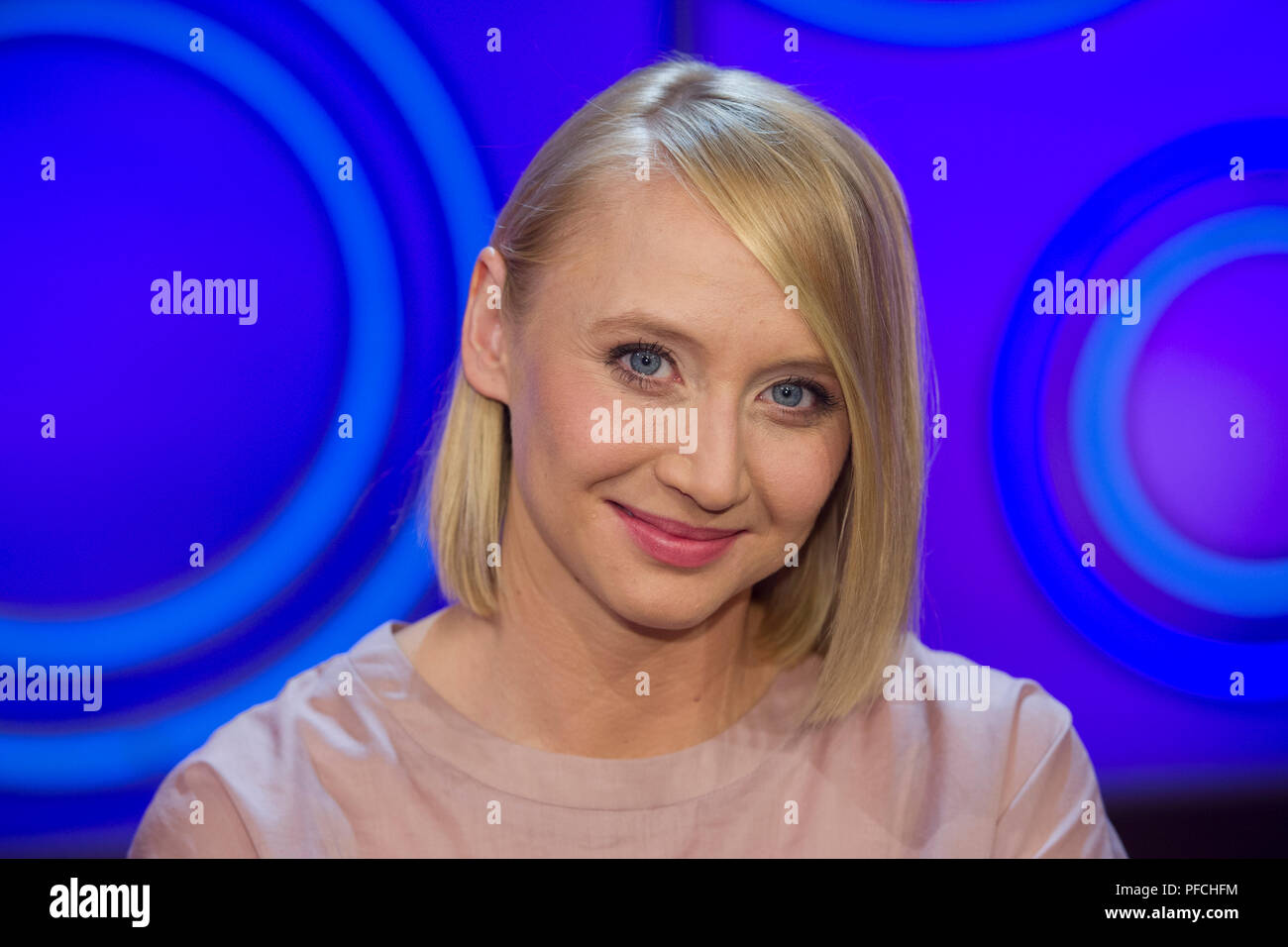 Anna Maria MUEHE, Mönch er, Deutschland, Schauspielerin, Porträt, Porträt, Porträt, single Bild, single Gast, Gast der Show 'Dingsda', TV-Programm, aufgezeichnet am 22.06.2018 in Köln | Verwendung weltweit Stockfoto