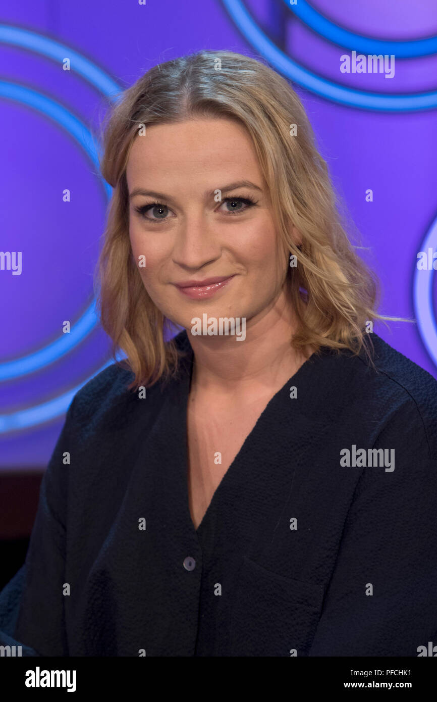 Nina Gummich Deutschland Schauspielerin Portrat Portra T Portrat One Shot Einzigen Motiv Gaste Der Show Dingsda Tv Programm Aufgezeichnet Am 22 06 2018 In Koeln Nutzung Weltweit Stockfotografie Alamy