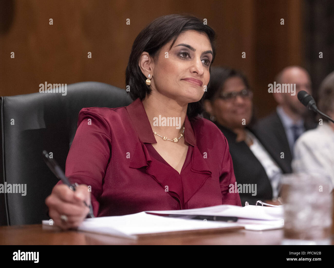 Washington, District of Columbia, USA. 21 Aug, 2018. Seema Verma, Administrator, Zentren für Medicare and Medicaid Services, US-Ministerium für Gesundheit und soziale Dienste, bezeugt vor der United States Senate Committee on Homeland Security & Staatliche Angelegenheiten während einer Anhörung mit dem Titel "Prüfung der CMS Bemühungen Medicaid Betrug und Überzahlungen zu Kämpfen'' auf dem Capitol Hill in Washington, DC am Dienstag, August 21, 2018 Quelle: Ron Sachs/CNP/ZUMA Draht/Alamy leben Nachrichten Stockfoto