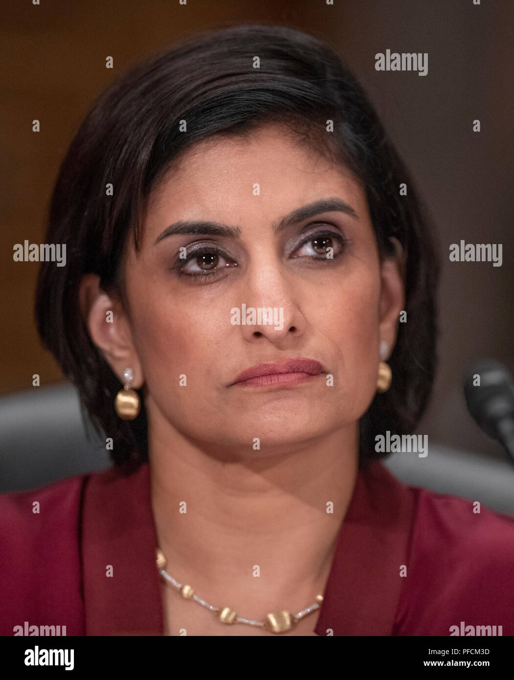 Washington, Vereinigte Staaten von Amerika. 21 Aug, 2018. Seema Verma, Administrator, Zentren für Medicare and Medicaid Services, US-Ministerium für Gesundheit und soziale Dienste, bezeugt vor der United States Senate Committee on Homeland Security & Staatliche Angelegenheiten in einer Anhörung mit dem Titel "Die Prüfung von CMS Bemühungen Medicaid Betrug und Überzahlungen' auf dem Capitol Hill in Washington, DC am Dienstag, 21. August 2018 zu Kämpfen. Credit: Ron Sachs/CNP | Verwendung der weltweiten Kredit: dpa/Alamy leben Nachrichten Stockfoto