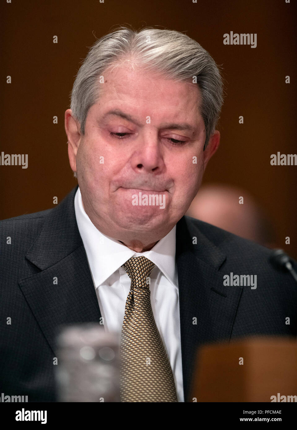 Eugene L. Dodaro, Comptroller General der Vereinigten Staaten, US Government Accountability Office, bezeugt vor der United States Senate Committee on Homeland Security & Staatliche Angelegenheiten in einer Anhörung mit dem Titel "Die Prüfung von CMS Bemühungen Medicaid Betrug und Überzahlungen' auf dem Capitol Hill in Washington, DC am Dienstag, 21. August 2018 zu Kämpfen. Credit: Ron Sachs/CNP/MediaPunch Stockfoto