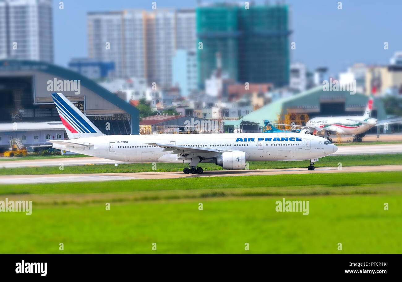 Boeing 777-Flugzeuge von Air France Airline bereitet sich auf den Tan Son Nhat International Flughafen zu nehmen Stockfoto