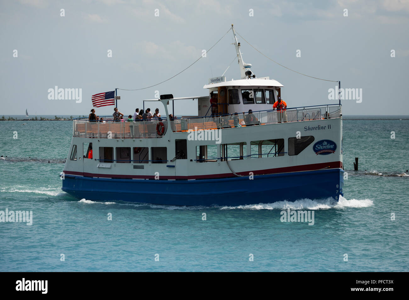 Ein Vergnügen Kreuzfahrtschiff touring Lake Michigan aus Navy Pier, Chicago, Illinois. Stockfoto