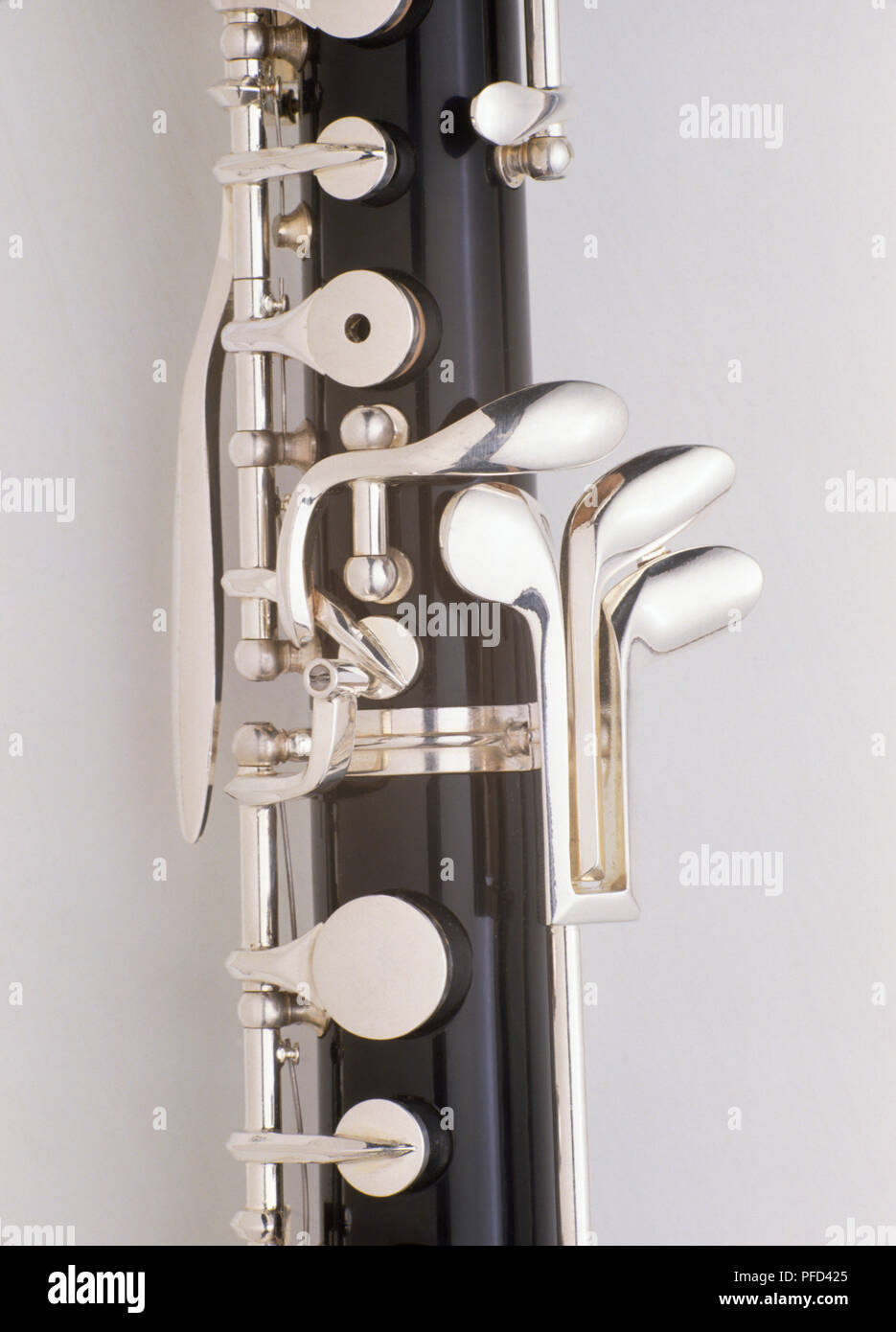 Oboe, Detail der linken kleinen Finger drücken. Stockfoto