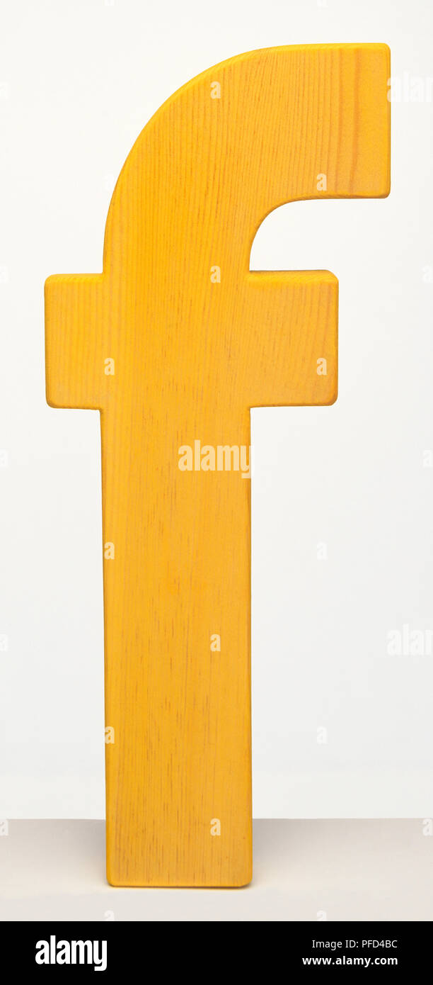 Gelb Holz- der Buchstabe 'F' Stockfoto