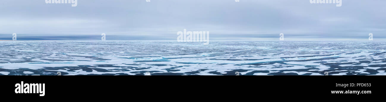 Panorama der North Ice Flanke am 82 41.01 Grad nördlich von Spitzbergen, Arktischen Ozean, Norwegen. Stockfoto