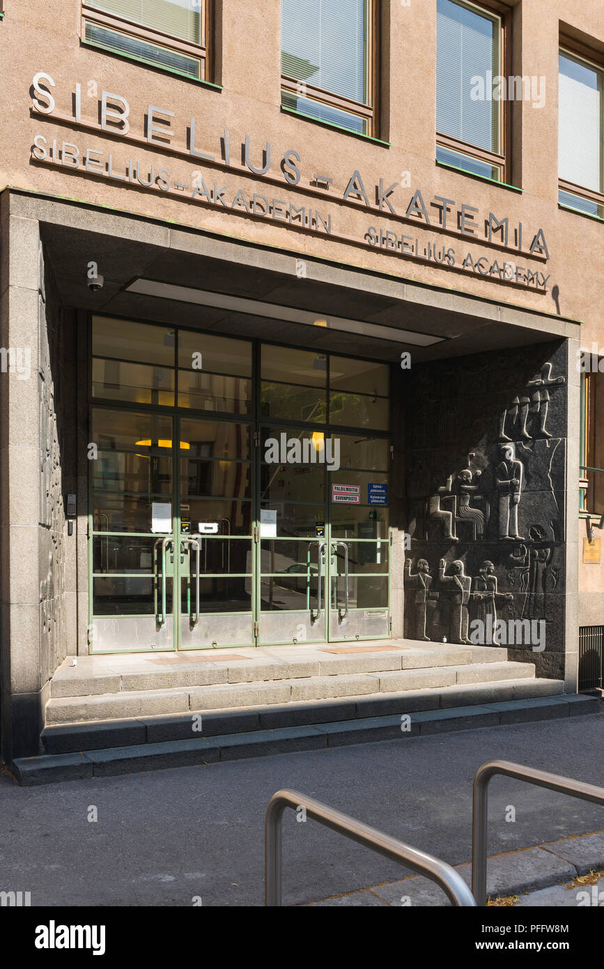 Sibelius Akademie Helsinki, mit Blick auf die im Jugendstil gestaltete Eingang zum Sibelius Akatemia in Nervanderinkatu im Zentrum von Helsinki, Finnland. Stockfoto