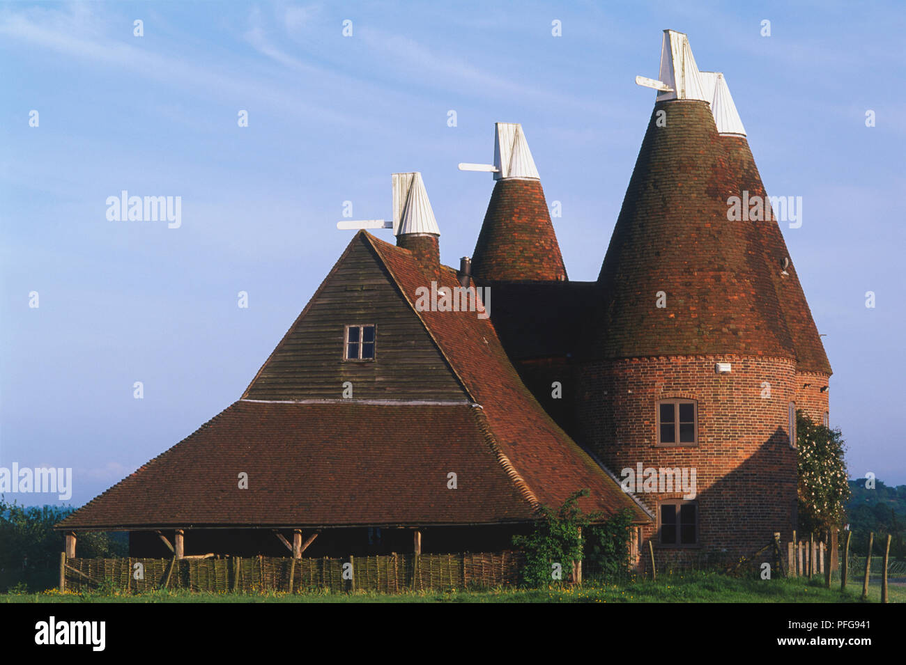 Grossbritannien, England, Kent, oast Häuser bei Chiddingstone in der Nähe von Royal Tunbridge Wells. Stockfoto