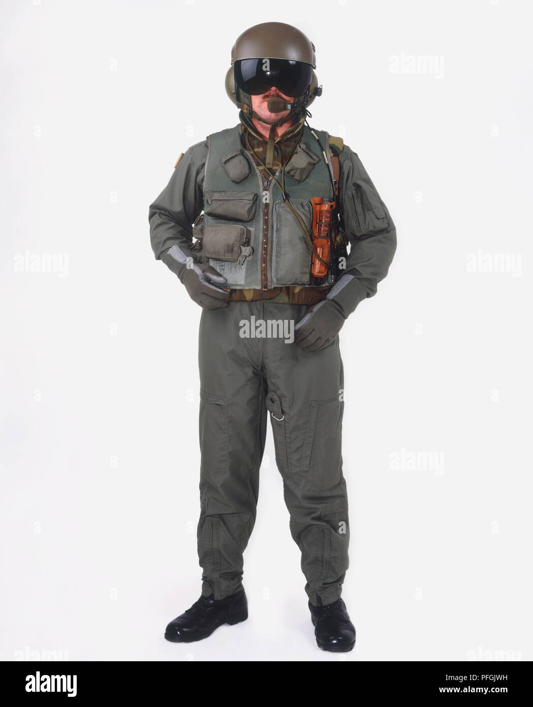 Helicoptor pilot tragen US Military flight Suit Stockfoto