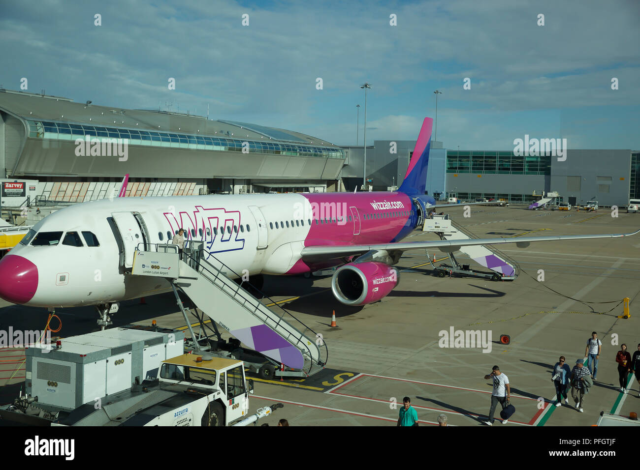 Fluglinie Luton Flughafen Abflug Gate Stockfotos und bilder Kaufen Alamy