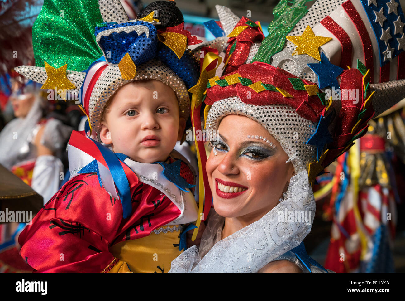 Sciacca, Agrigento, Italien, Januar, 2018. Die Teilnehmer in der bunten Karneval, der jedes Jahr in Sciacca, Sizilien stattfindet Stockfoto