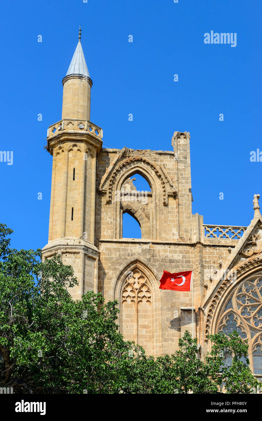 St. Nikolaus-Kathedrale (Lala Mustafa Pascha Moschee) in der Altstadt von Famagusta (Gazimagusa) in der Türkischen Republik Nordzypern Stockfoto