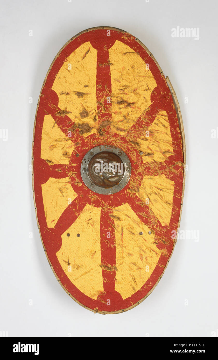 Goldener Schild mit geometrischen rot Muster. Stockfoto