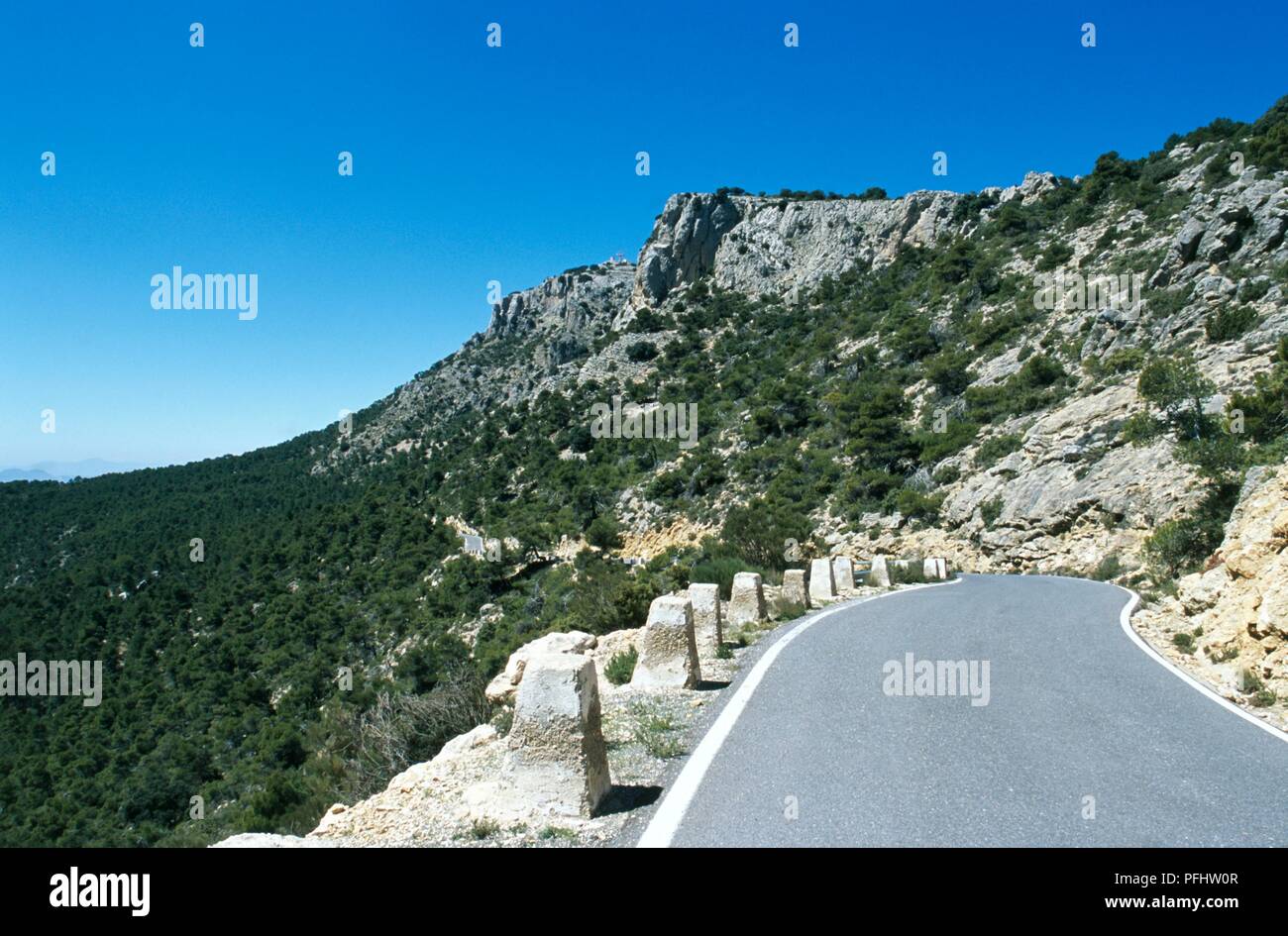 Spanien, Murcia, Sierra de Espuna, Pinien bewaldeten Bergkette, von Berg Straße gesehen Stockfoto