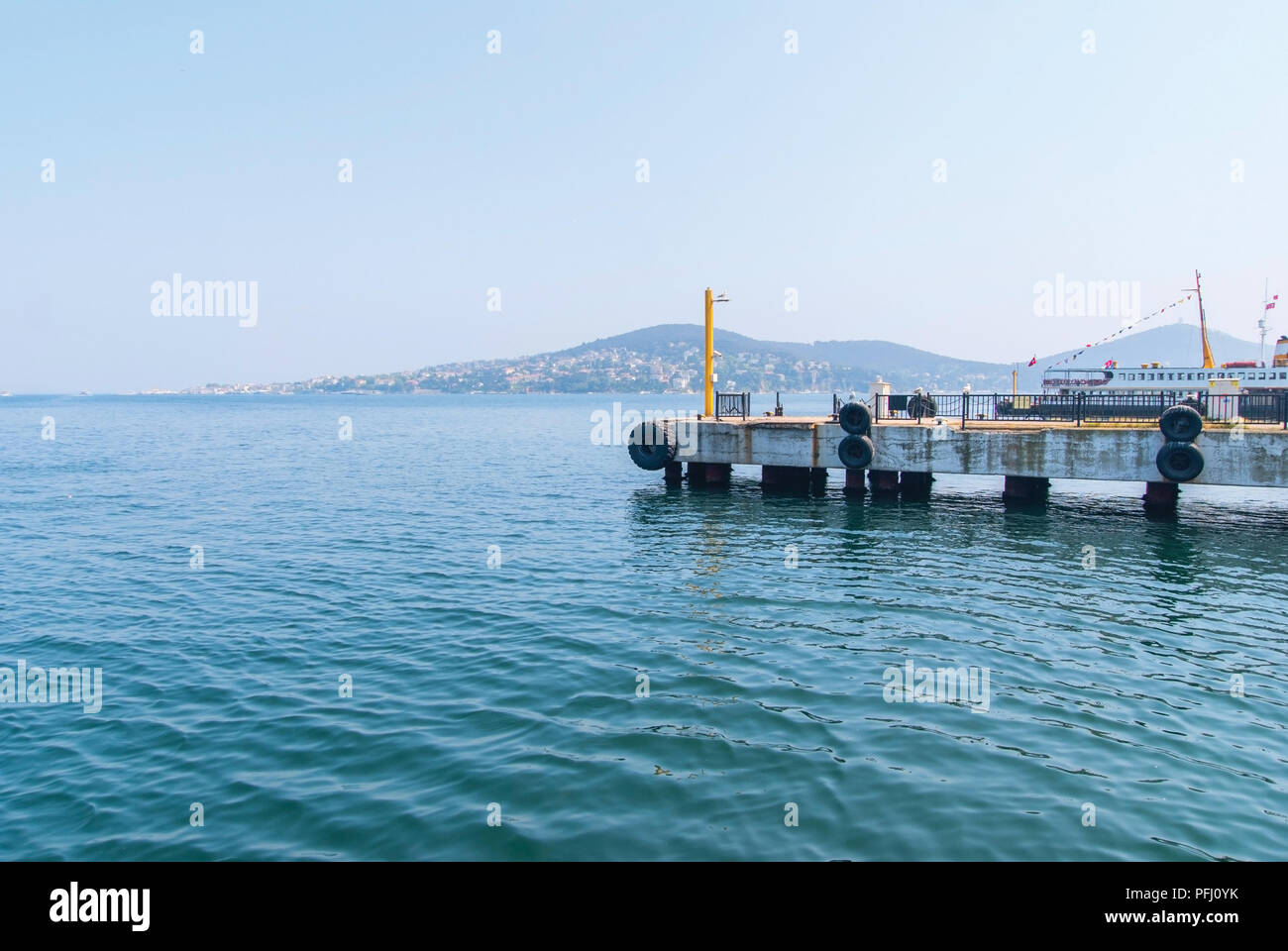 Blick auf die Prinzeninseln und das Marmarameer von der Fähre Stockfoto