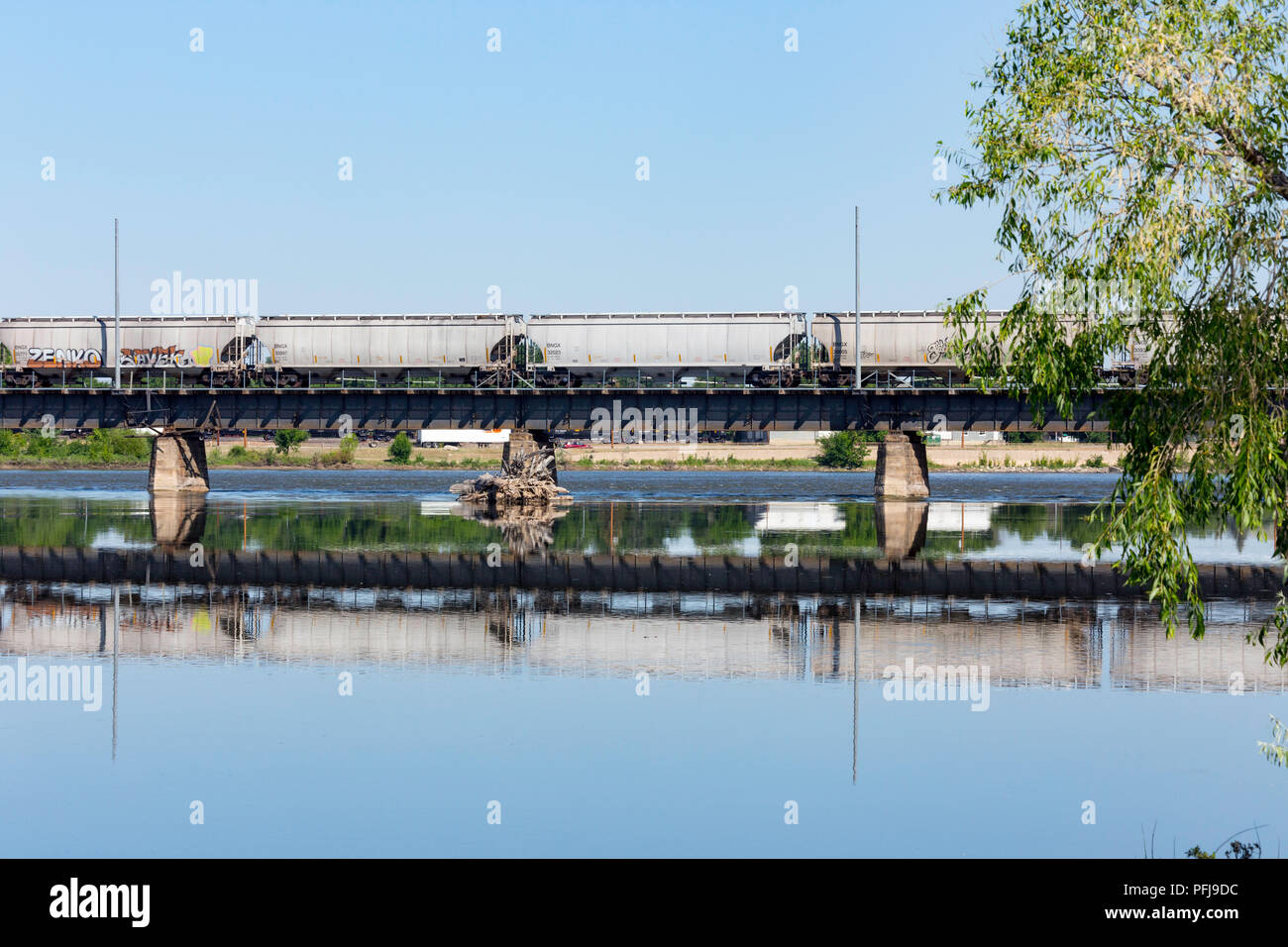 Train Trestle Überquerung des Missouri River in Great Falls, Montana, USA Stockfoto