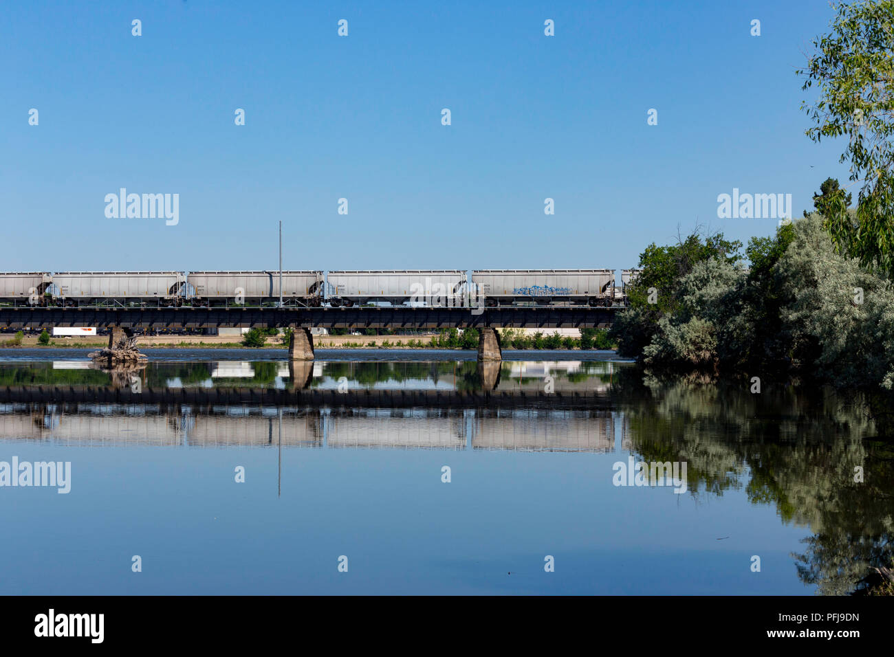 Train Trestle Überquerung des Missouri River in Great Falls, Montana, USA Stockfoto