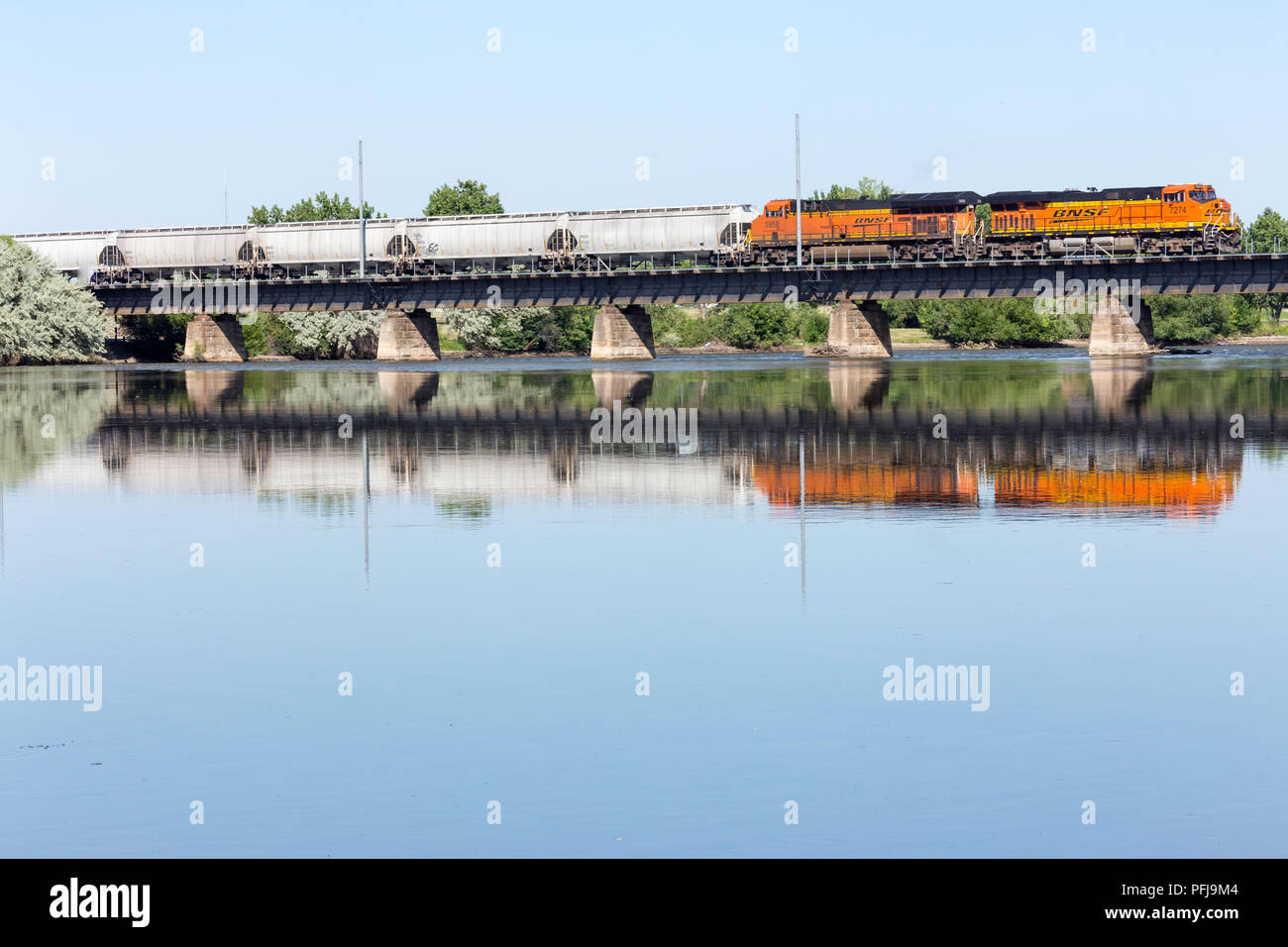 Train Trestle Überquerung des Missouri River in Great Falls, Montana, USA Stockfoto