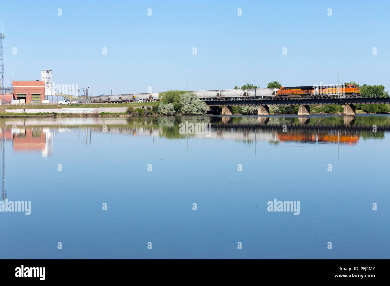 Train Trestle Überquerung des Missouri River in Great Falls, Montana, USA Stockfoto
