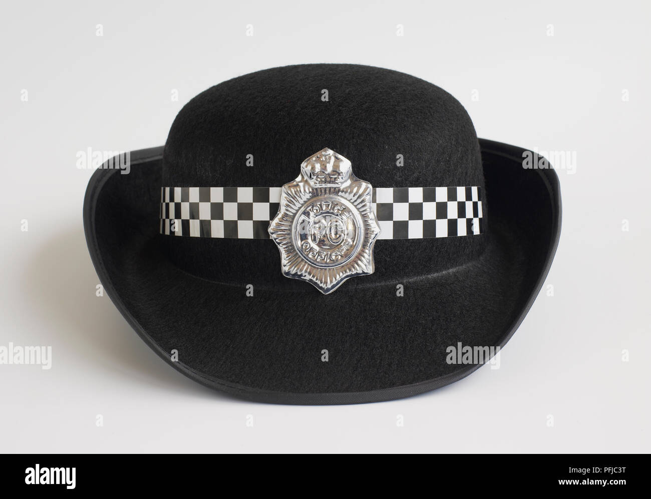 Britische weibliche Polizei hat, Vorderansicht Stockfoto