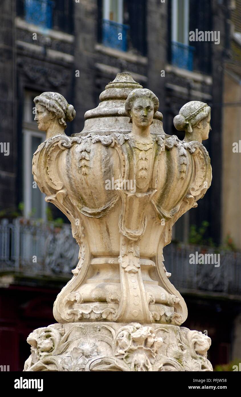 Frankreich, Bordeaux, Place du Parlement, reich verzierten Stein Weibliche Büsten Dekoration Rokoko Brunnen aus dem 19. Jahrhundert Stockfoto