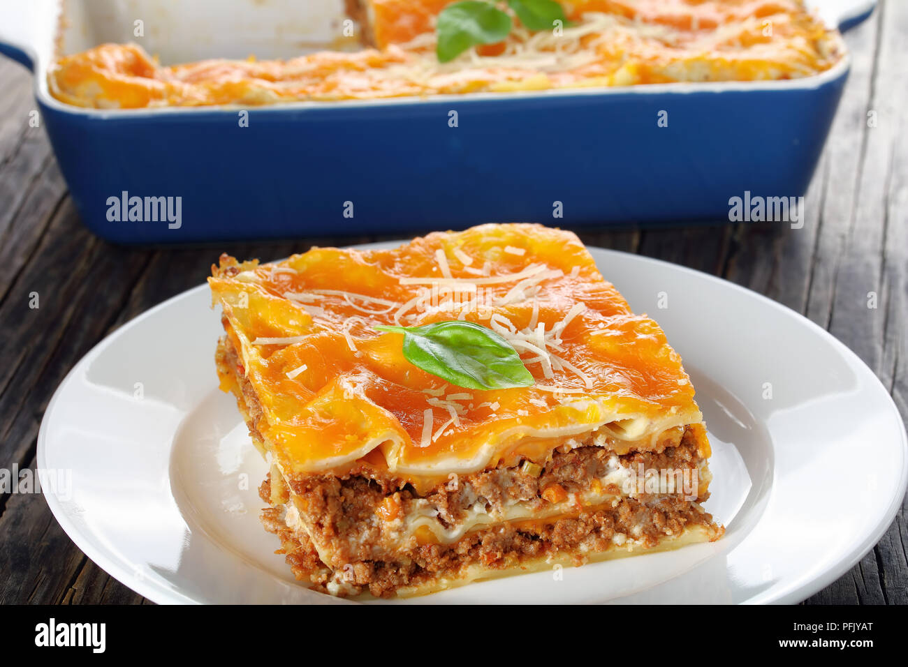 Lasagne rezept italienische lasagne rezept lecker -Fotos und ...