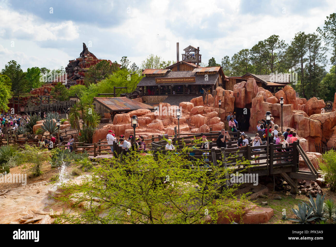 Big Thunder Mountain Railroad Fahrt im magischen Königreich, Walt Disney World, Orlando, Florida. Stockfoto